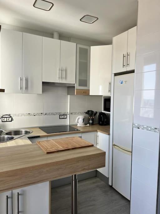 Espectacular Apartamento Junto Al Mar, Con Piscina En Málaga Exterior foto