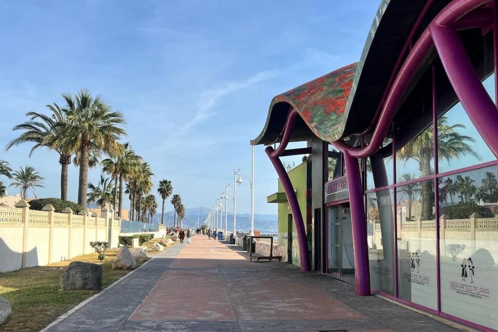 Espectacular Apartamento Junto Al Mar, Con Piscina En Málaga Exterior foto